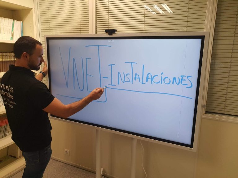 pizarra digital o pantalla interactiva